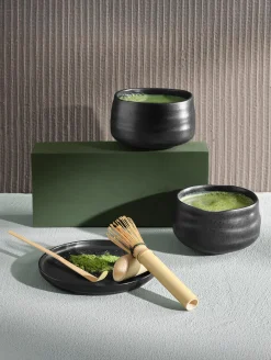 matchabesen mit bänkchen