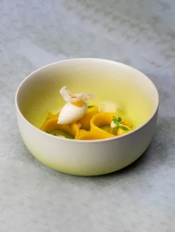 schale koi by tim raue