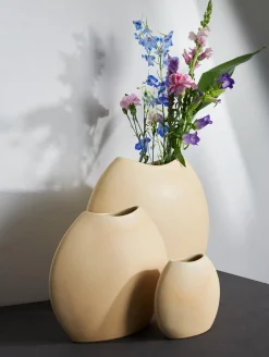 vase, peanut
